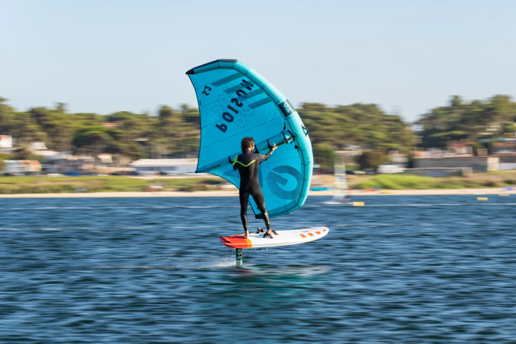 Wingfoil coaching for beginners in a safe environment